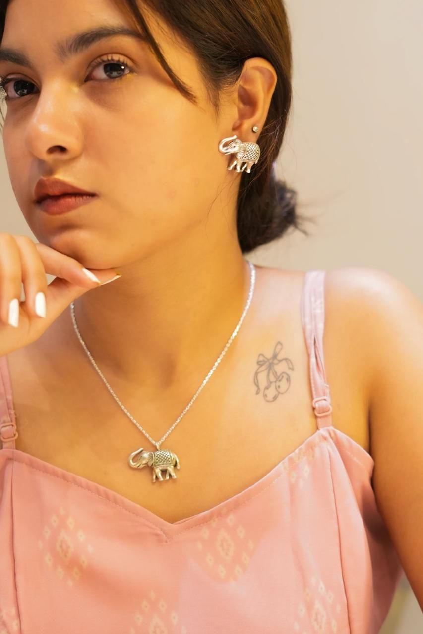 Elephant Necklace Set for Women – Alloy Jewelry with Earrings | Elegant & Stylish Design